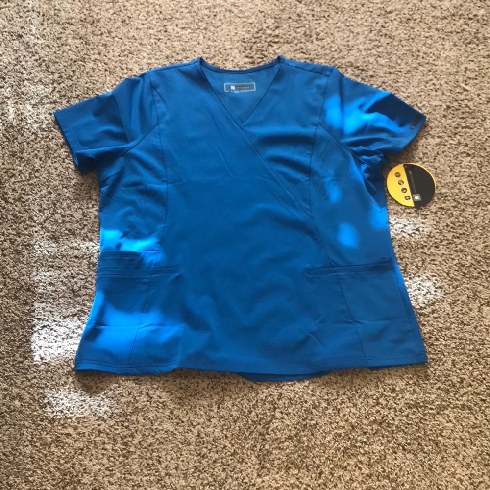 Wonder wink scrub top XL